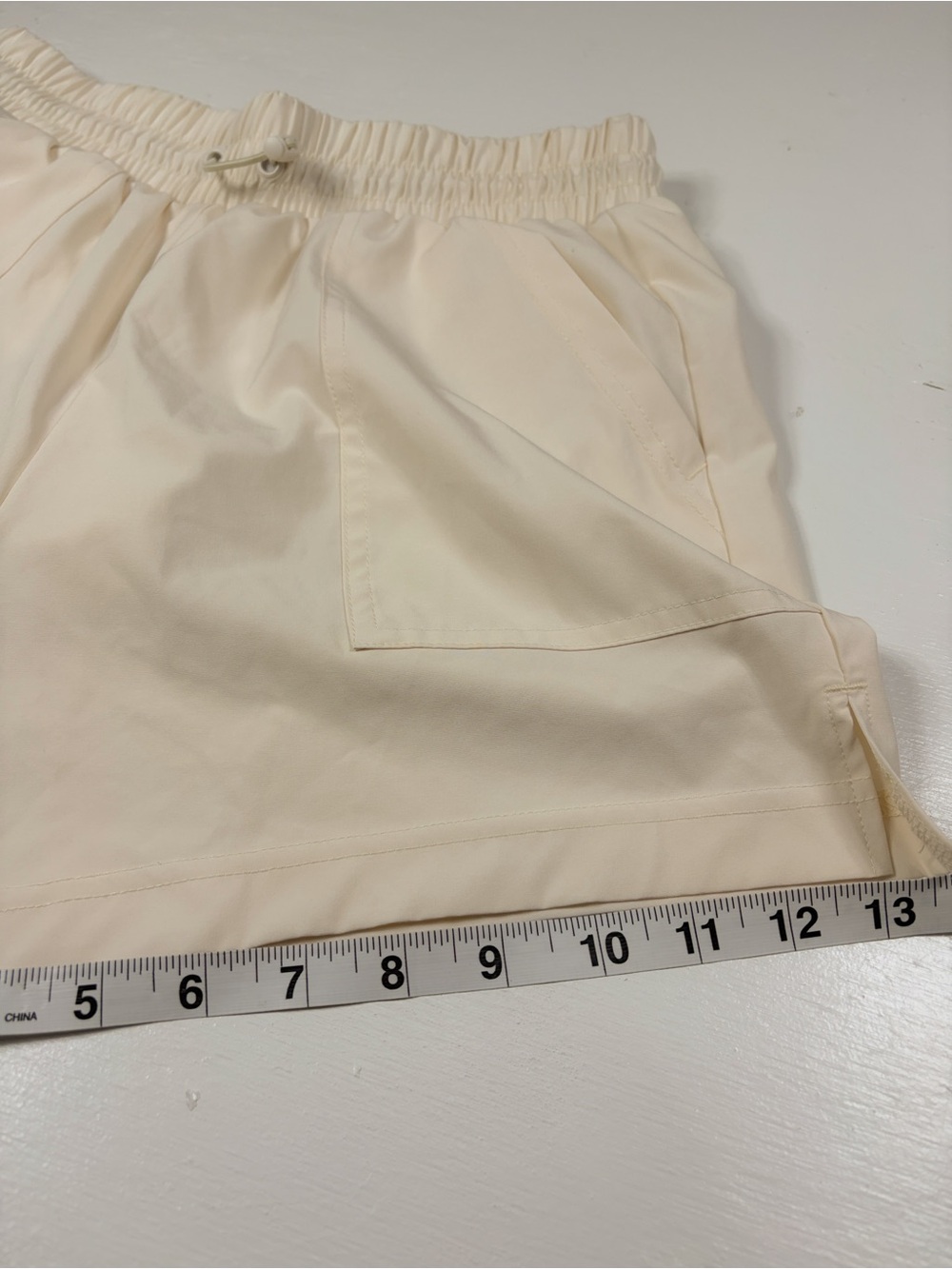 Spyder wowens shorts size small cream off white color - Picture 9 of 11